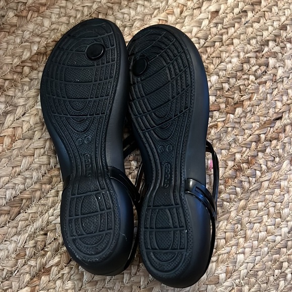 CROCS Women's Sleek Black Sandals - Picture 2 of 4
